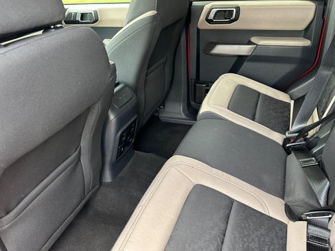 Used 2022 Ford Bronco Wildtrak image 9