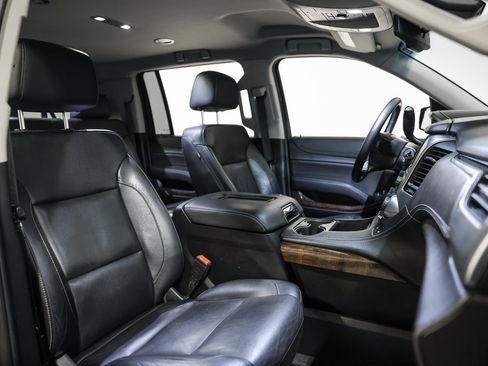 Used 2019 Chevrolet Suburban LT image 16