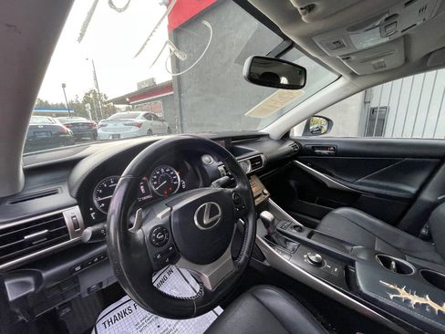 Used 2016 Lexus IS 200t w/ Luxury Package image 11