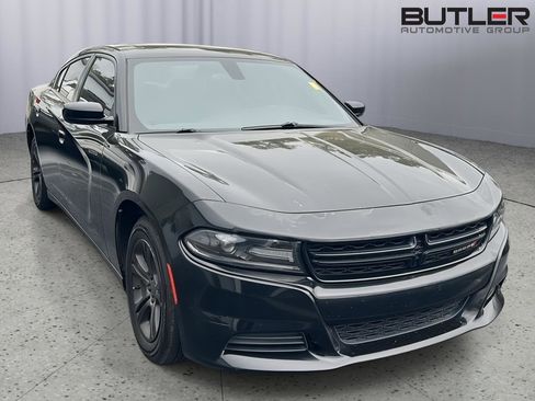 Used 2019 Dodge Charger SXT w/ Leather Interior Group image 5