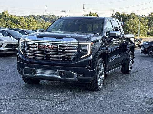 Used 2023 GMC Sierra 1500 Denali w/ Denali Reserve Package AWD/4WD image 12
