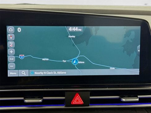 Used 2024 Hyundai Elantra Limited image 11