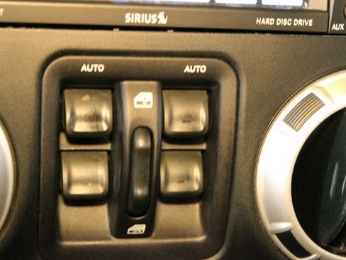 Used 2017 Jeep Wrangler Unlimited Rubicon w/ Cold Weather Group AWD/4WD image 23