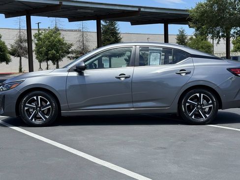 Used 2024 Nissan Sentra SV FWD image 14