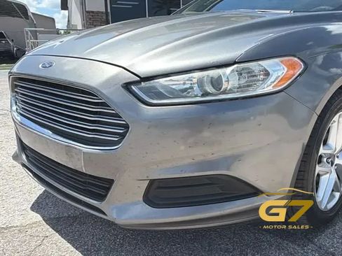 Used 2013 Ford Fusion SE FWD image 2