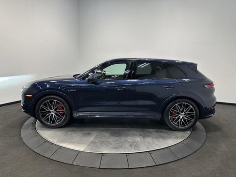 Used 2026 Porsche Cayenne S AWD/4WD image 2