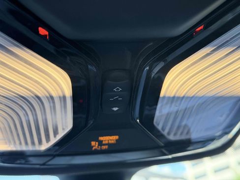 Used 2017 BMW 540i xDrive image 30