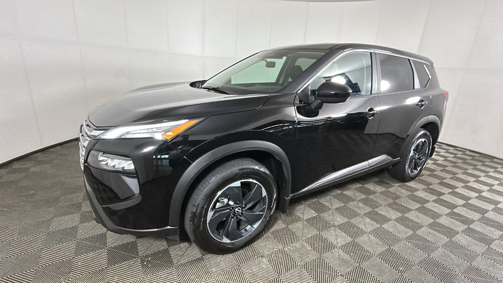 Certified 2026 Nissan Rogue SV AWD/4WD image 8