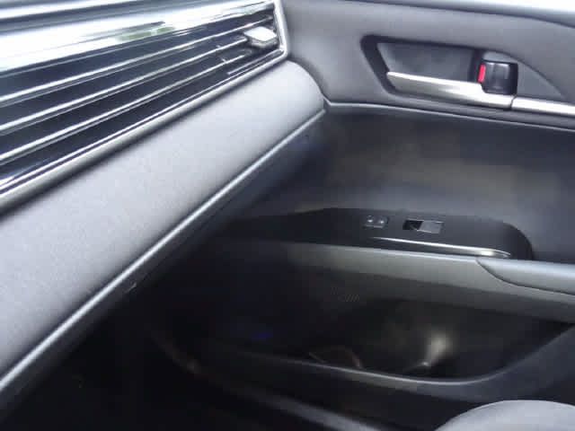 Used 2025 Toyota Camry LE FWD image 15