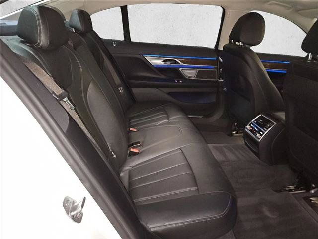 Used 2017 BMW 740i RWD image 16