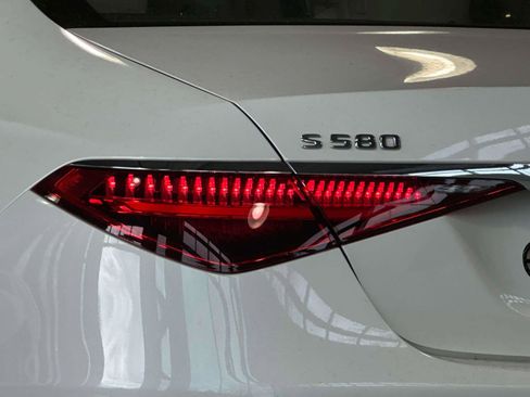 Certified 2023 Mercedes-Benz S 580 4MATIC Sedan image 8