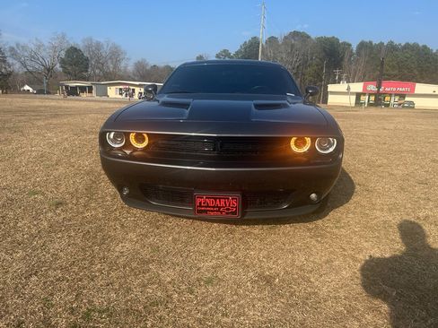 Used 2021 Dodge Challenger SXT w/ Blacktop Package image 5
