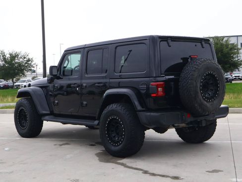 Used 2021 Jeep Wrangler Unlimited Sahara w/ Dual Top Group AWD/4WD image 3