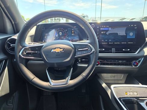 Used 2025 Chevrolet Equinox LT w/ Convenience Package II AWD/4WD image 15