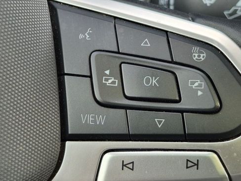 Used 2024 Volkswagen Taos SE AWD/4WD image 13