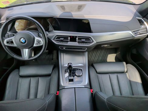 Used 2022 BMW X5 xDrive40i w/ M Sport Package AWD/4WD image 32