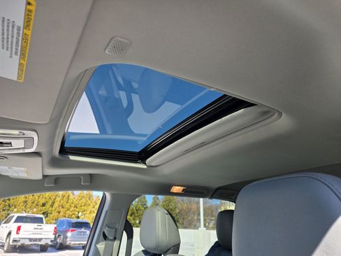 Used 2024 Toyota Sienna XLE image 14