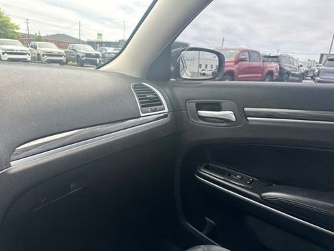 Used 2020 Chrysler 300 Touring w/ Sport Appearance Package RWD image 19