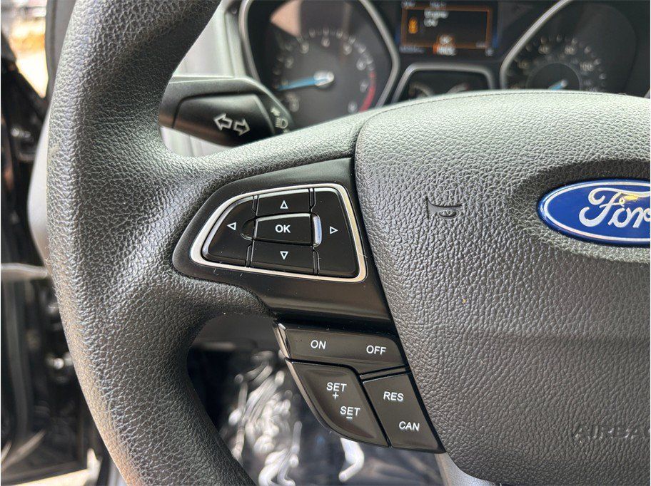 Used 2015 Ford Focus SE FWD image 19