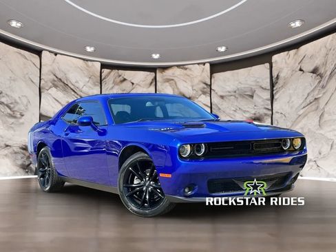 Used 2018 Dodge Challenger SXT w/ Blacktop Package RWD image 3