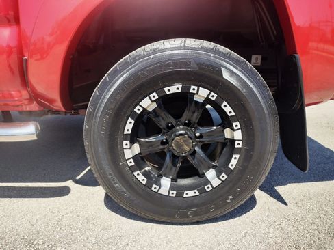Used 2014 Toyota Tacoma PreRunner w/ SR5 Package RWD image 27