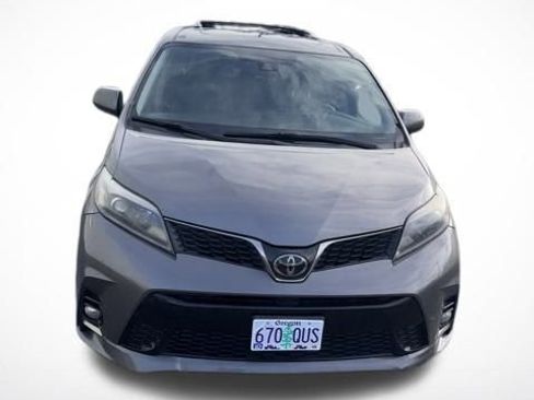 Used 2018 Toyota Sienna SE w/ SE Preferred Package image 6