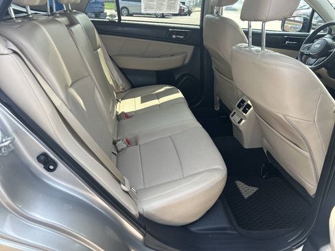 Used 2019 Subaru Outback 2.5i Limited AWD/4WD image 18