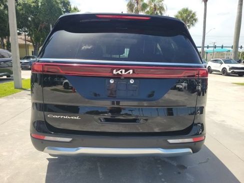 Certified 2022 Kia Carnival SX Prestige FWD image 5