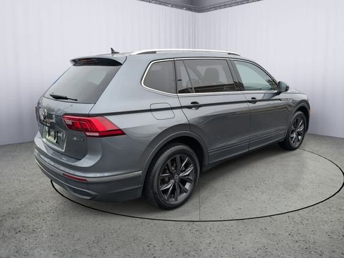 Used 2023 Volkswagen Tiguan SE image 3