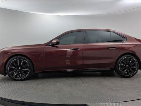 Used 2023 BMW 740i RWD image 3