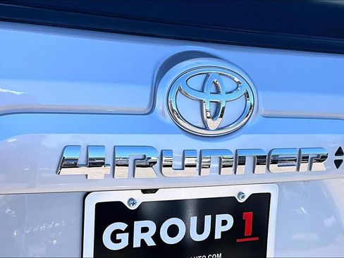 Used 2021 Toyota 4Runner SR5 AWD/4WD image 30