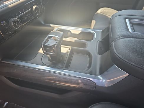 Used 2022 Chevrolet Silverado 1500 LTZ w/ LTZ Premium Package AWD/4WD image 23