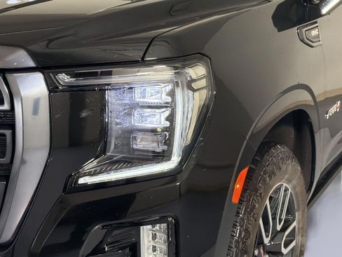 Used 2024 GMC Yukon AT4 w/ AT4 Premium Package AWD/4WD image 11