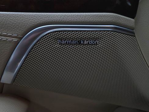 Used 2014 Mercedes-Benz SL 550 image 30
