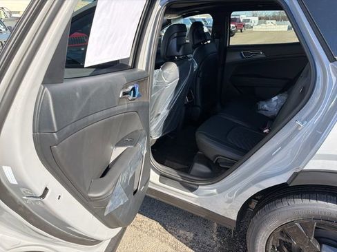 New 2026 Kia Sportage X-Line w/ X-Line Technology Package AWD/4WD image 14