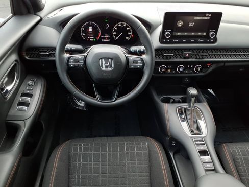 Used 2024 Honda HR-V Sport image 17