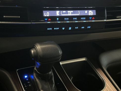 Used 2021 Toyota Sienna LE FWD image 21
