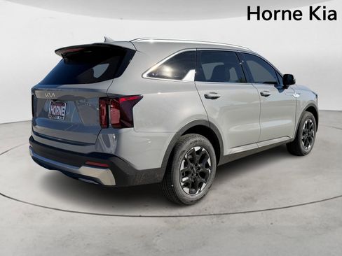New 2026 Kia Sorento S image 4