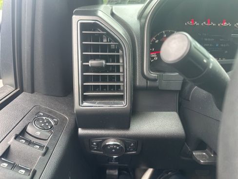 Used 2017 Ford F150 XLT w/ Equipment Group 302A Luxury AWD/4WD image 24