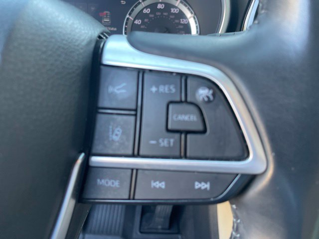 Used 2023 Toyota Highlander XLE AWD/4WD image 27