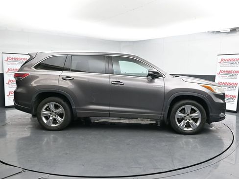 Used 2015 Toyota Highlander Limited image 9