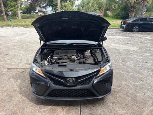 Used 2018 Toyota Camry SE w/ Moonroof Package image 29