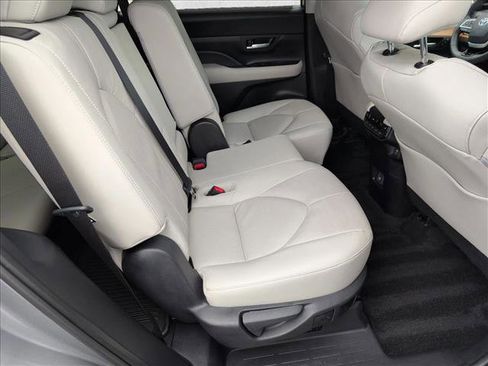 Used 2025 Toyota Grand Highlander AWD Hybrid image 22