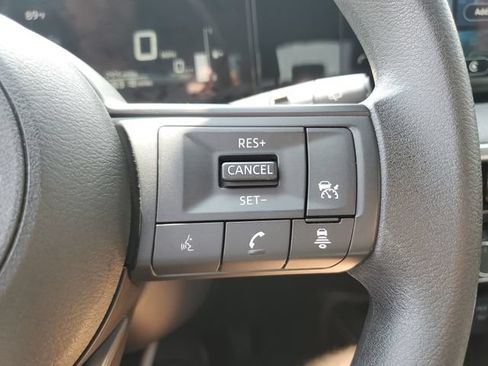 Certified 2025 Nissan Kicks SV AWD/4WD image 23