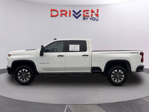 Used 2022 Chevrolet Silverado 2500 Custom w/ Custom Value Package AWD/4WD image 7