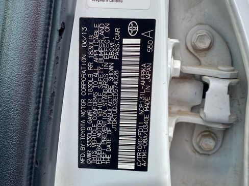 Used 2014 Toyota Yaris SE FWD image 18