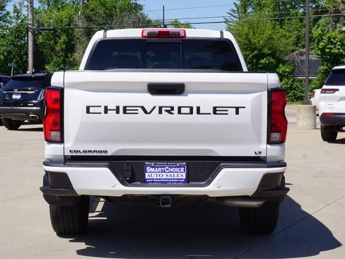 Used 2024 Chevrolet Colorado LT w/ LT Convenience Package III AWD/4WD image 4