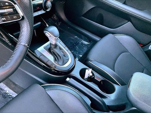 Used 2023 Kia Forte GT-Line image 10