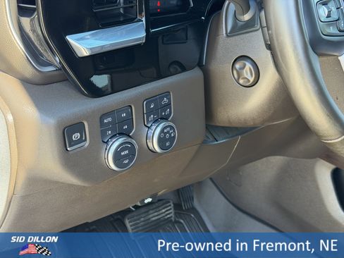 Used 2024 GMC Sierra 1500 SLT w/ SLT Premium Plus Package AWD/4WD image 12