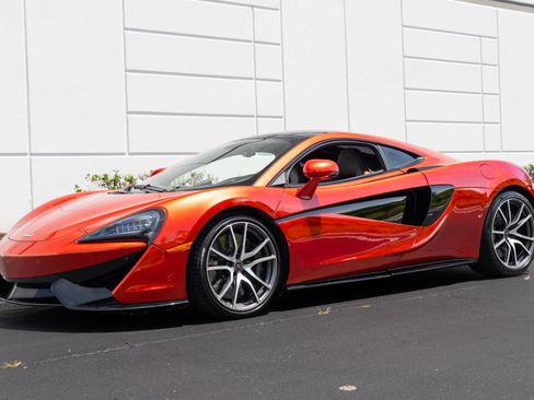 Used 2018 McLaren 570S RWD image 18